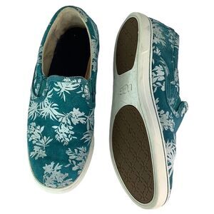 UGG Limited Edition Hawaiian Floral Slip On Sneakers Women Teal Blue/White Sz 7